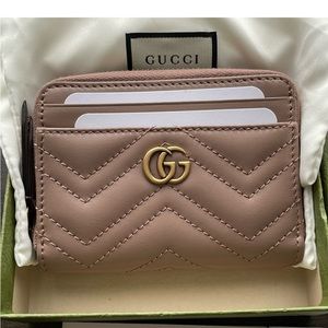 Gucci Marmont zipped card case in dusty pink